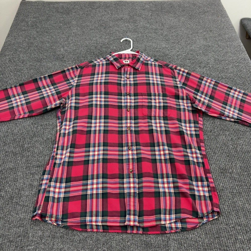 Uniqlo Shirt Mens XL Red Cotton Plaid Flannel Button Down Casual Classic